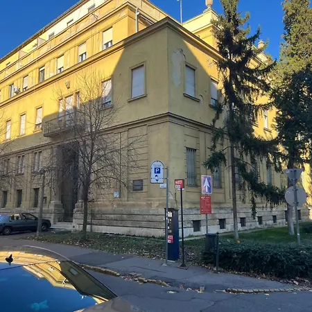 Museum 4 Deluxe *